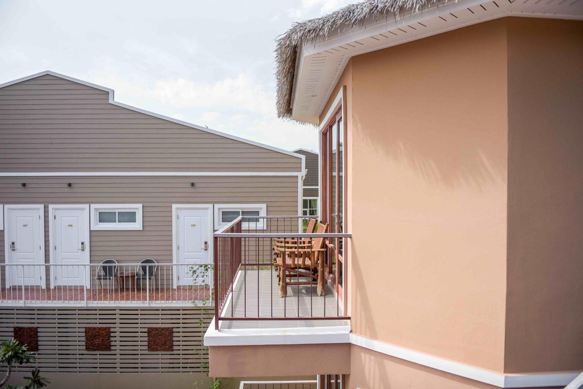 Seaman Resort Haad Chao Samran Exterior foto
